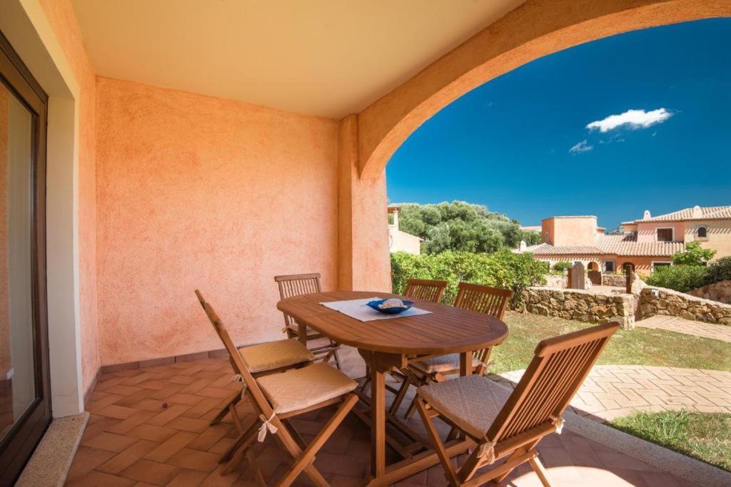 Villa Le Perle Di Golfo Aranci Exterior foto