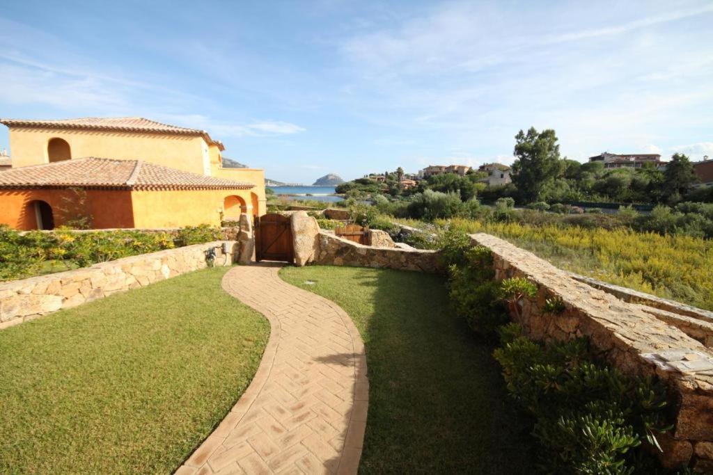 Villa Le Perle Di Golfo Aranci Exterior foto