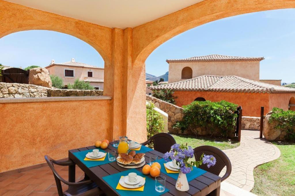 Villa Le Perle Di Golfo Aranci Exterior foto