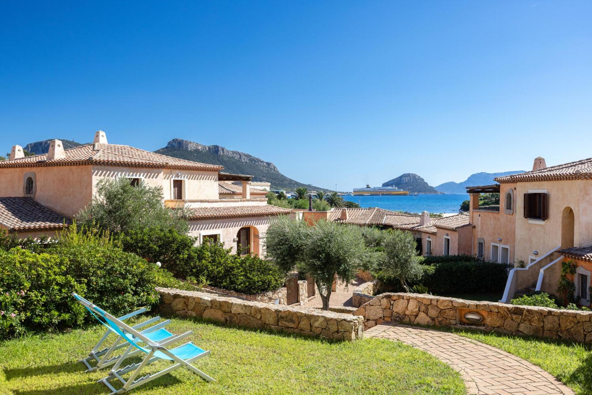 Villa Le Perle Di Golfo Aranci Exterior foto